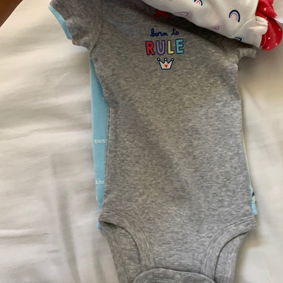 5 PK. CARTERS BRAND ONESIES - Picture 3 of 5